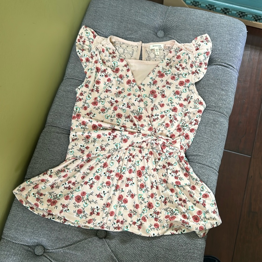 Monteau girls wrap front top, size L, EUC